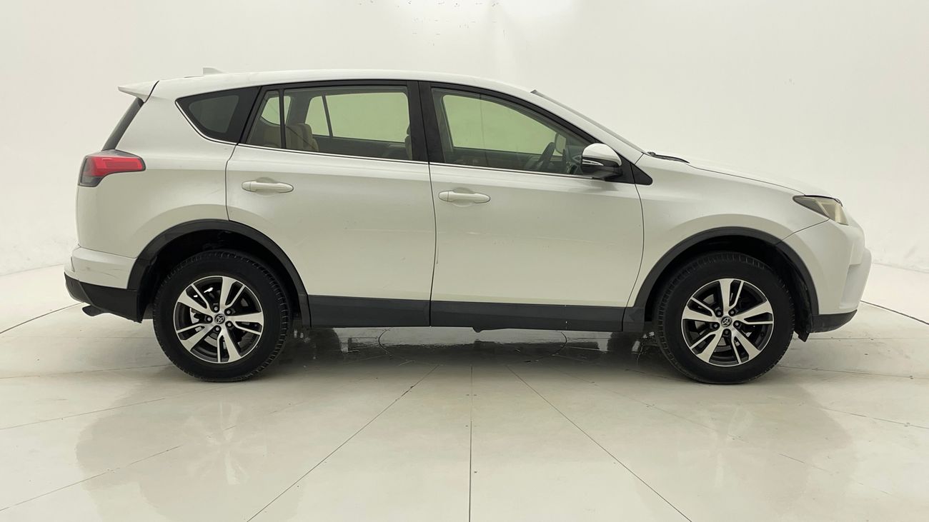 تويوتا راف ٤ EX 2.5 | بدون دفعة مقدمة | اختبار القيادة في المنزل