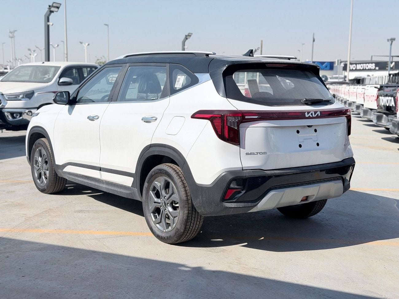 Kia Seltos EX Kia Saltos Mid Option
