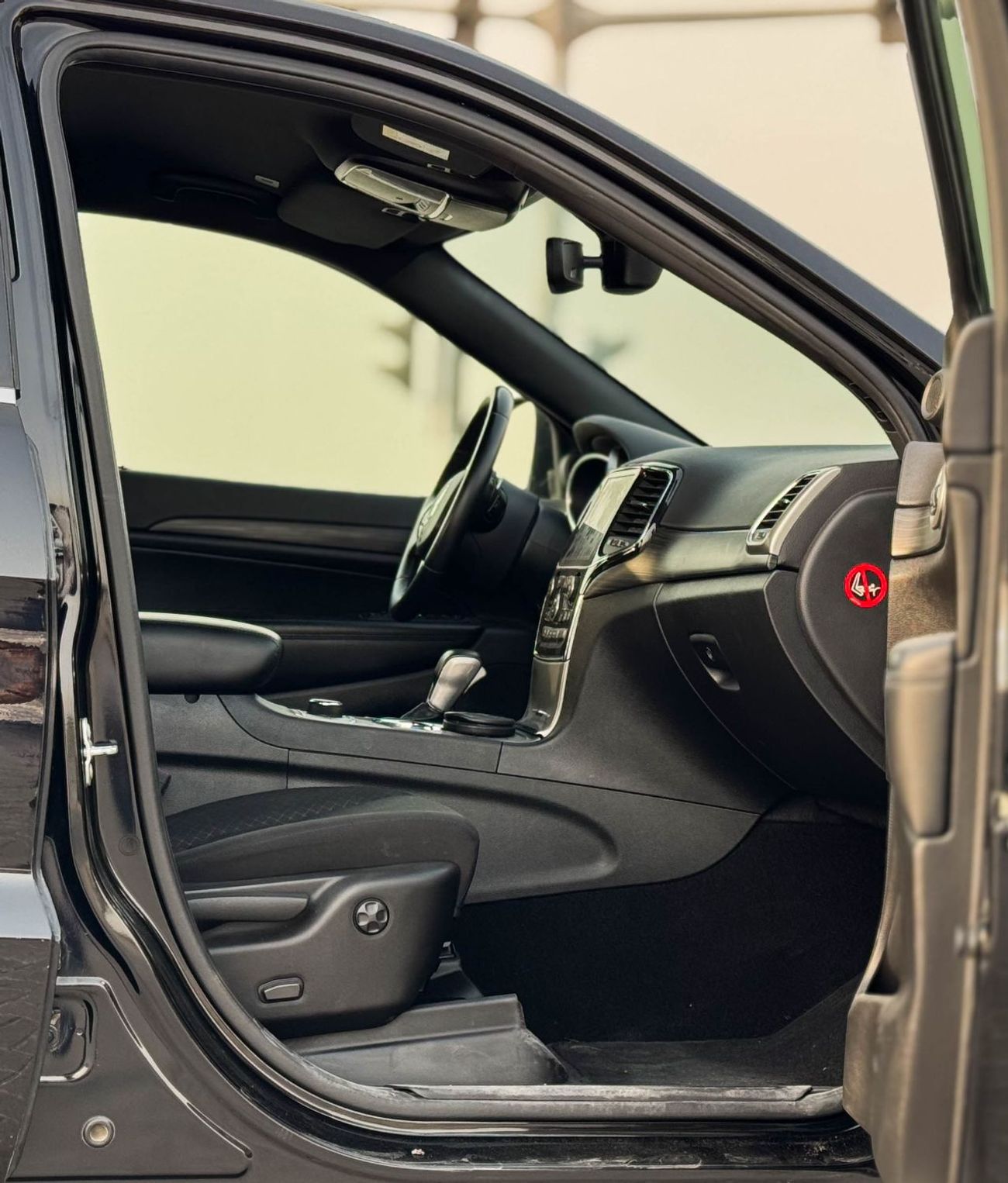 جيب جراند شيروكي جيب جراند شيروكي ٣.٦ لتر | موديل ٢٠٢١، خليجي | حالة ممتازة | قسط شهري ١٬١١١