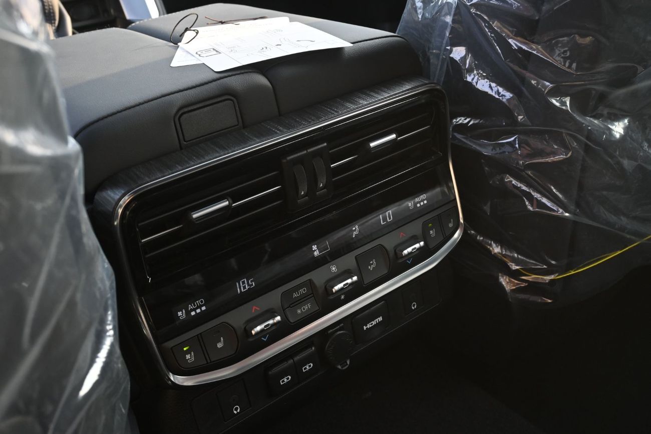 Toyota Land Cruiser VXR 3.5L Toyota Land Cruiser VX-R 3.5L TwinTurbo V6, 4WD