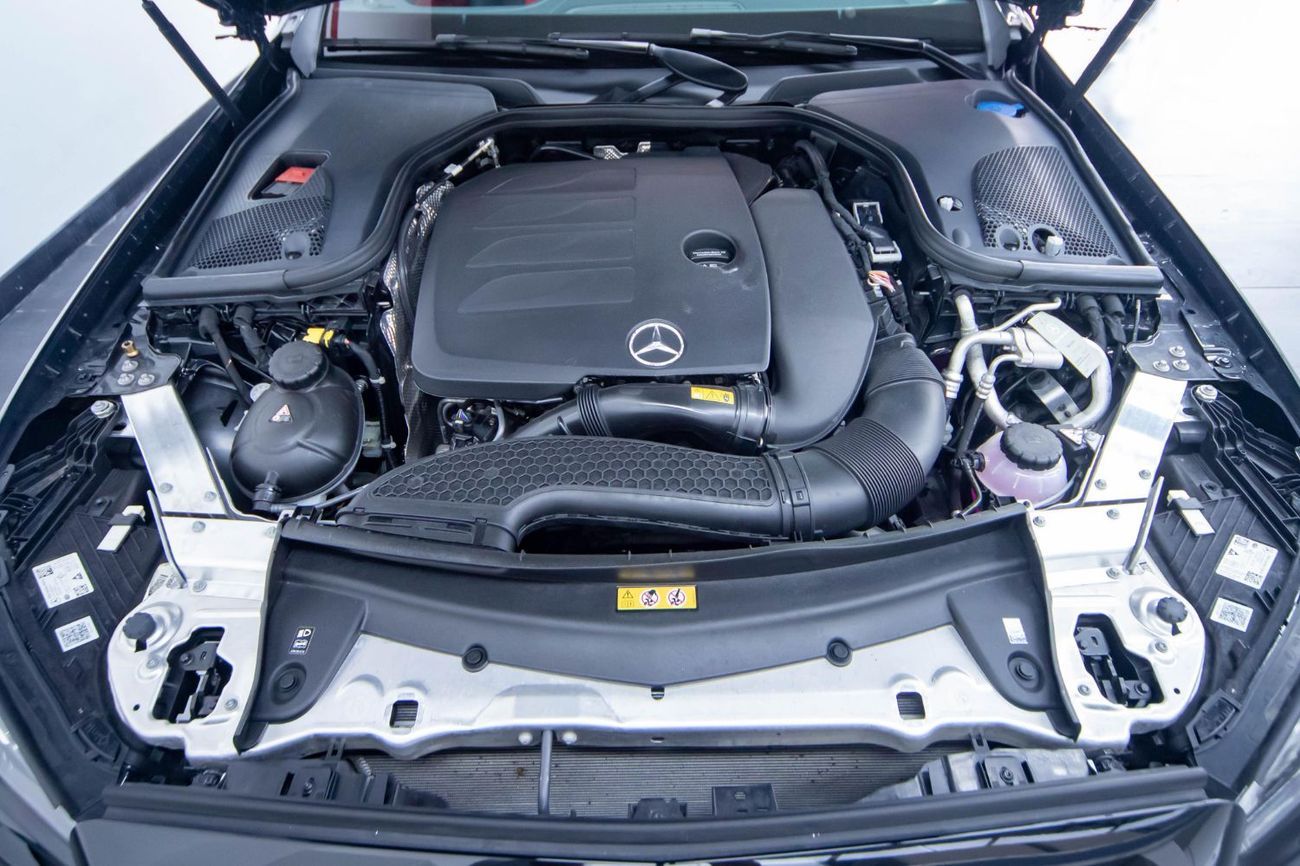 Mercedes-Benz E200 Mercedes-Benz E200 AMG 2024 Coupe – Highlights