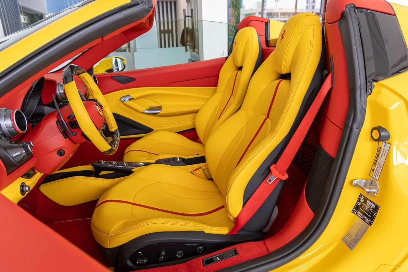 فيراري ف ٨ سبيدر Ferrari F8 Spider 2022 | Pristine | Fully Carbon Interior &amp; Exterior | Carbon Steering &amp; Pad