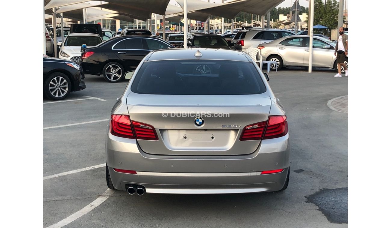 بي أم دبليو 530i موديل 2012 خليجي فل مواصفات كراسي جلد ومثبت سرعه وتحكم كهربي كامل ونظام صوت ممتاز وكاميرا خلفيه ومدخ