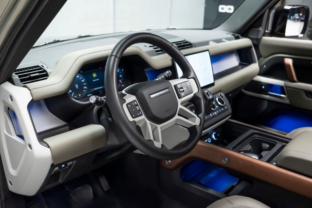 Land Rover Defender P300 110 SE 2.0L (5 Seater)