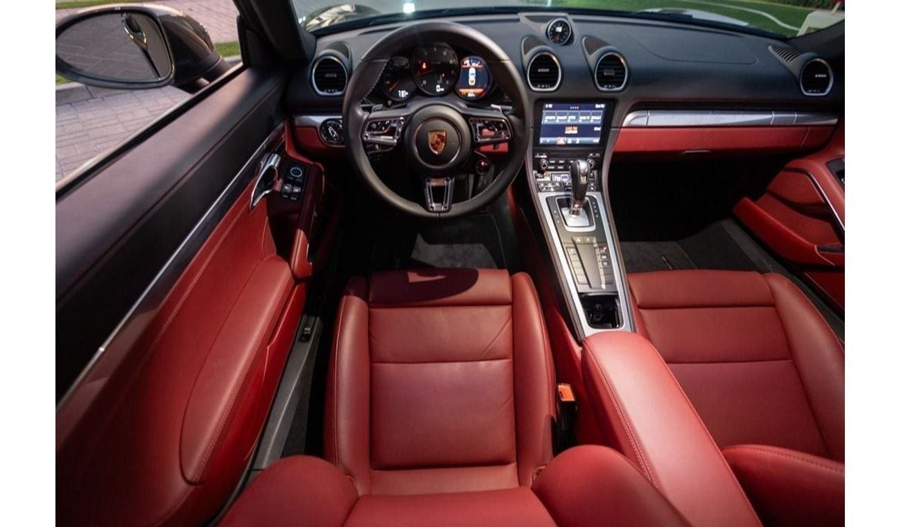 بورش كايمان 718 Porsche 718 Cayman Style Edition 2024 GCC under Agency Warranty with Flexible Down-Payment.