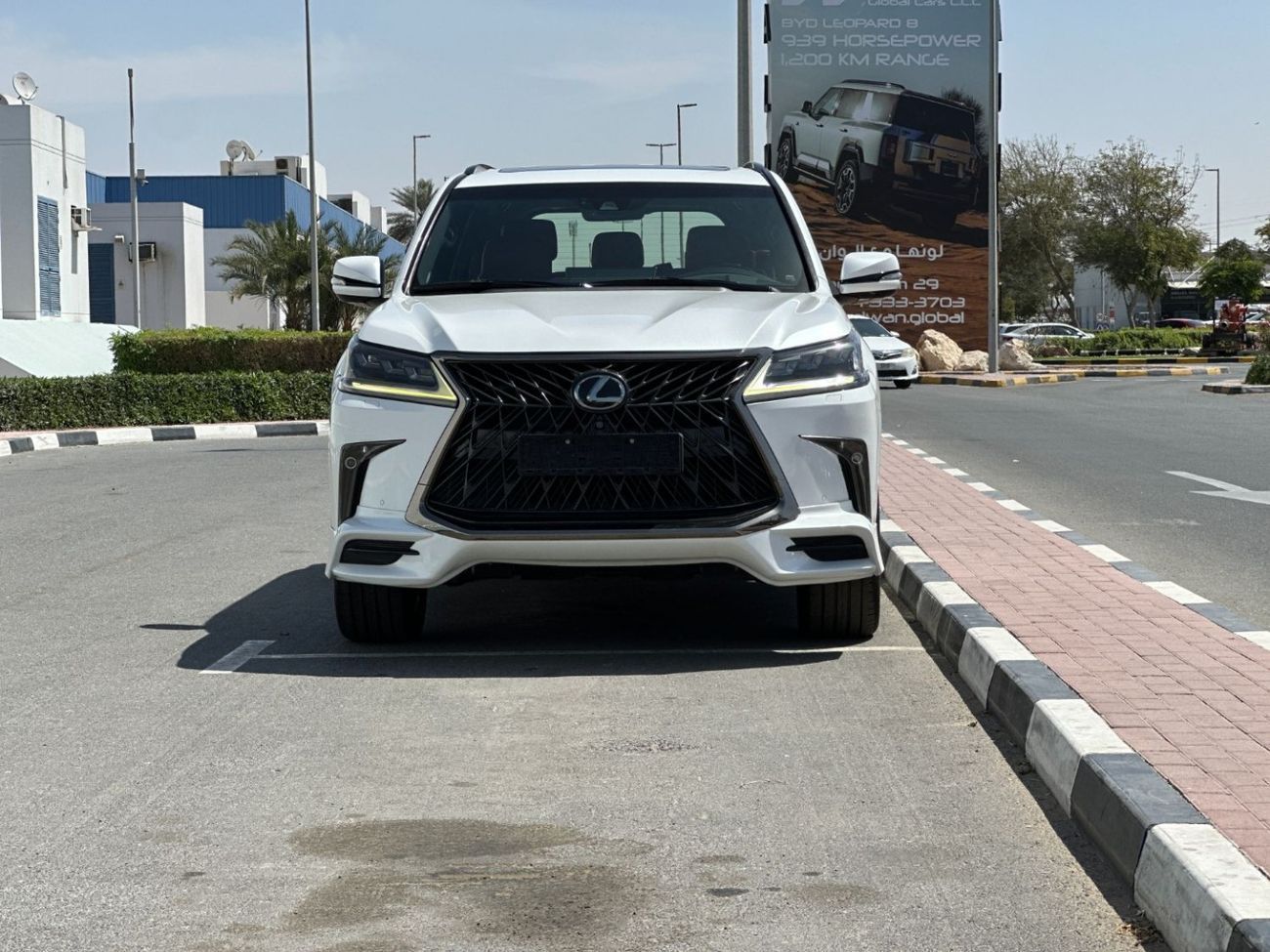 Lexus LX 570 Signature Black Edition 5.7L Lexus Lx570s Signature Black Edition / 5.7L V8 / Gcc Specification