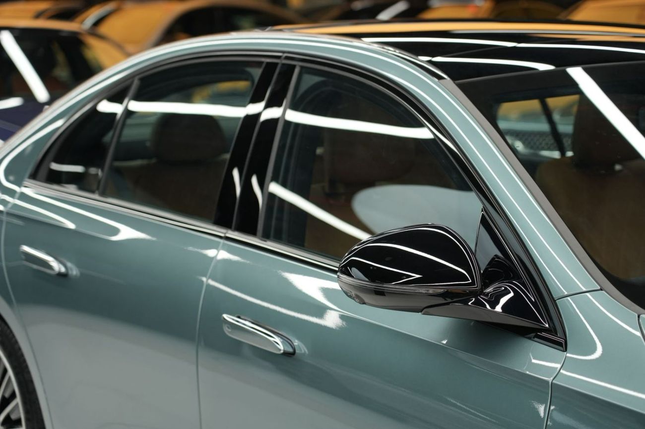 Mercedes-Benz E300 Mercedes-Benz E 300 | 2025 GCC 0km | Agency Warranty | AMG Sports Package | Black Piano Trim