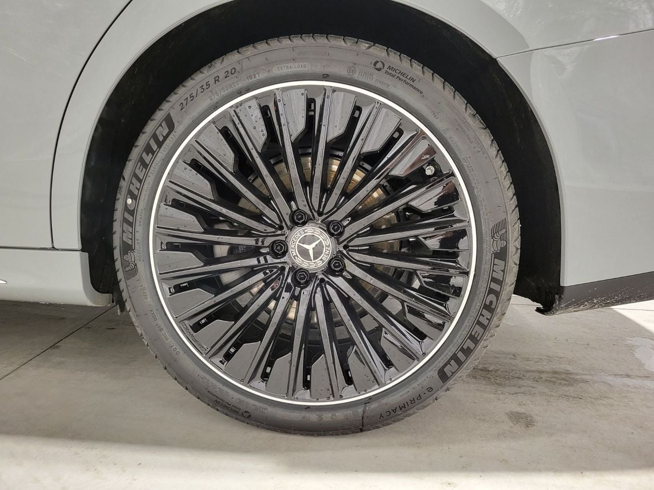 Mercedes Benz E350 4MATIC (NON GCC) 4MATIC Luxury Sedan  * Export Offer*