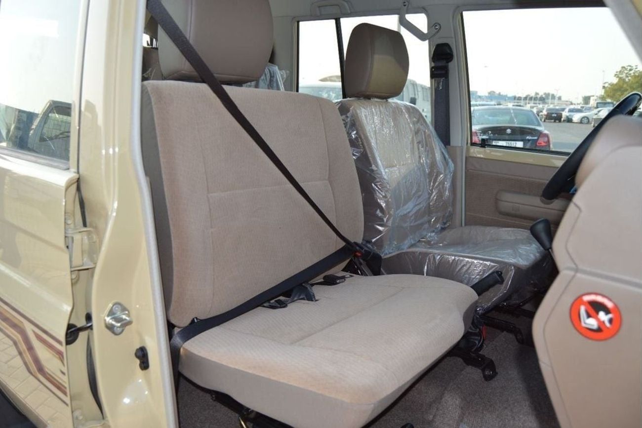 Toyota Land Cruiser 70 LX Hard Top 5 Doors