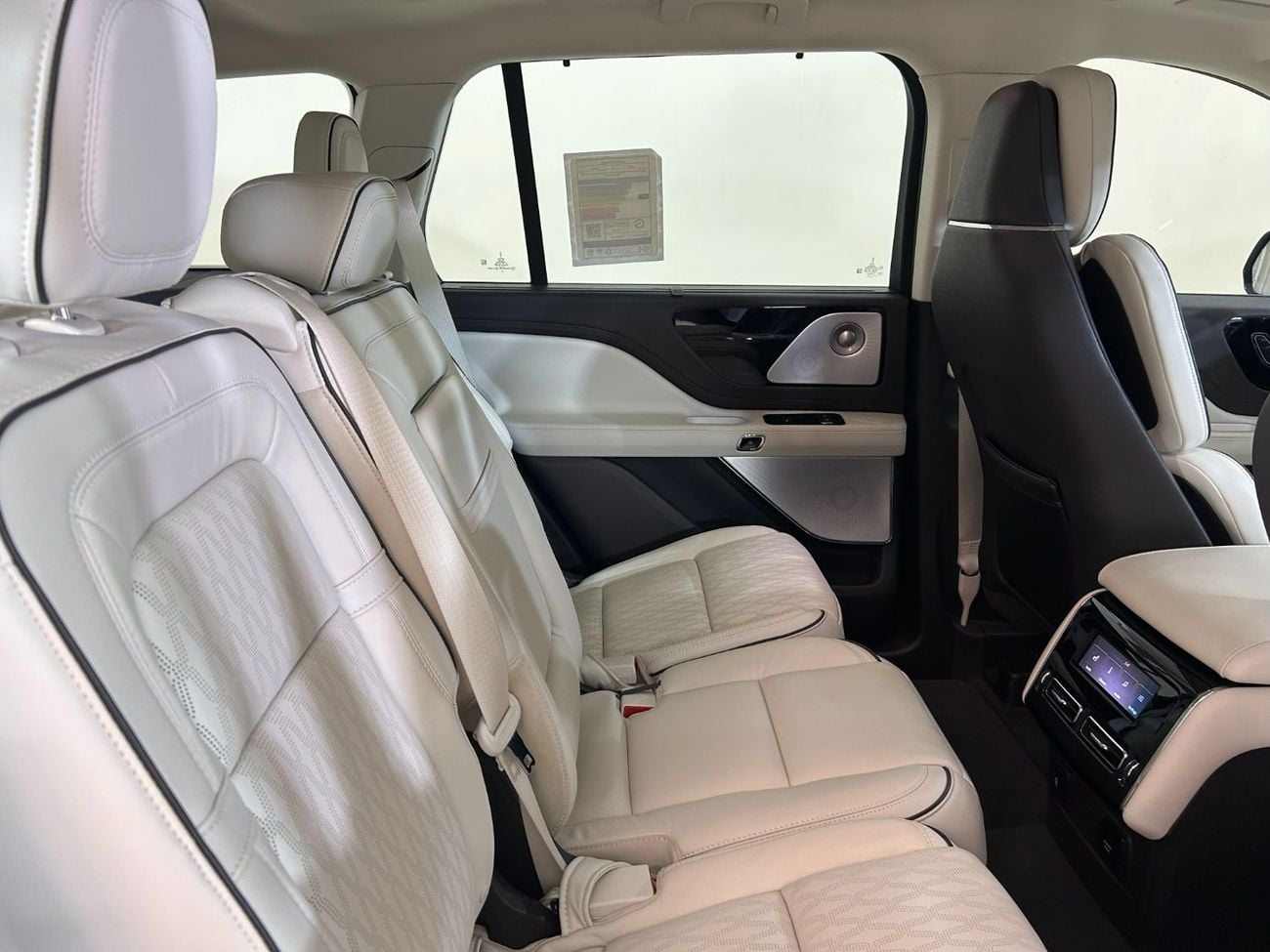Lincoln Aviator PRESIDENTIAL AVI923/ AL TAYER MOTORS AL QOUZ SHOWROOM