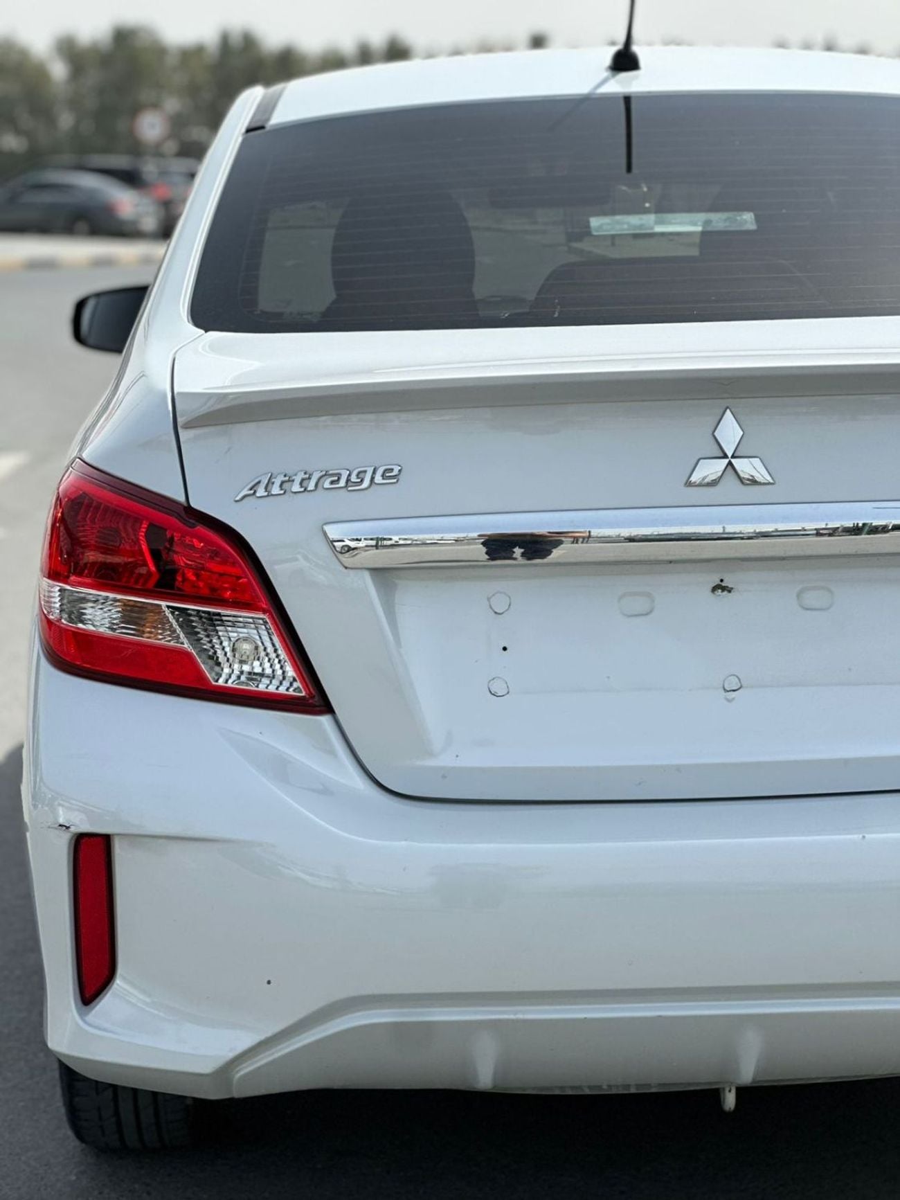 ميتسوبيشي اتراج GLX Base 1.2L