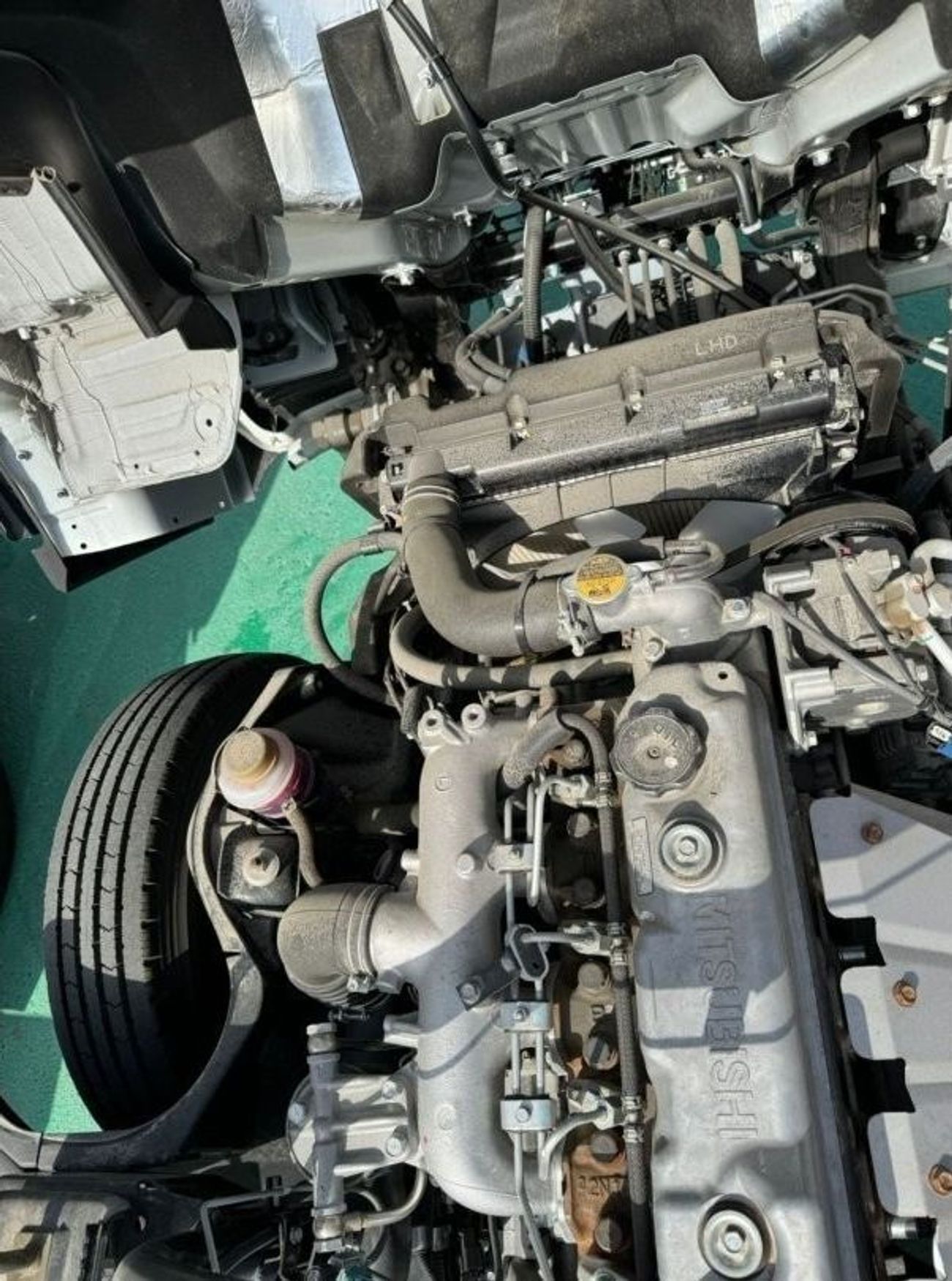 ميتسوبيشي فوسو كانتير 2.7L DIESEL 4X2 M/T 2.5 TON SHORT 2023