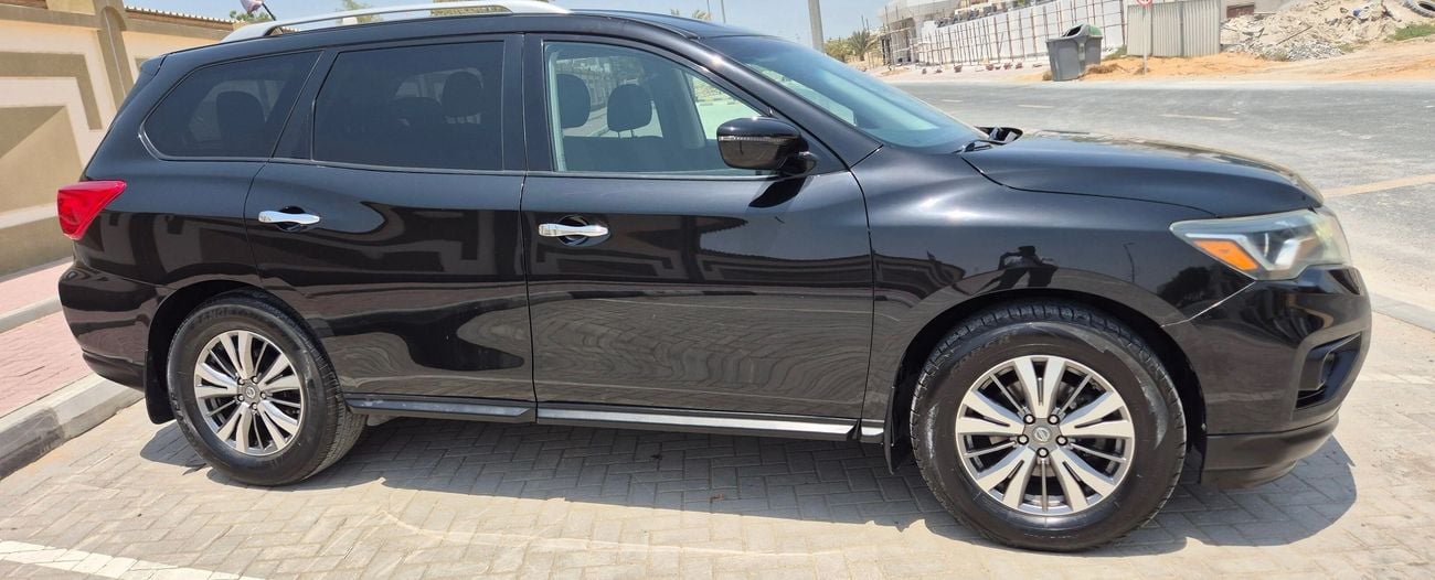 Nissan Pathfinder S