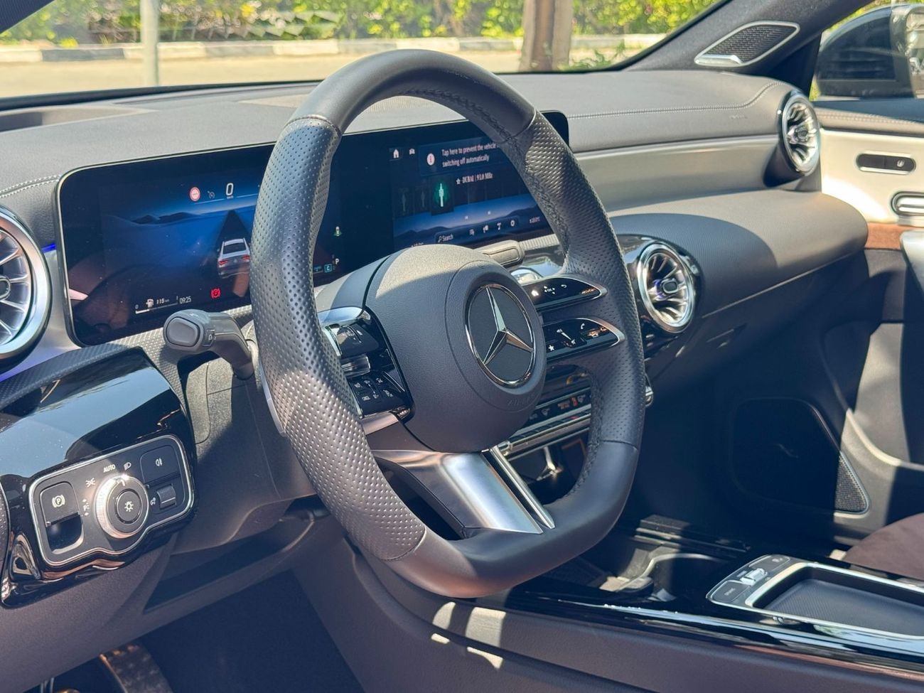 مرسيدس بنز CLA 200 2024 Mercedes-Benz CLA 200 / 1.6T / Law Mileage (6,000 Km) / European Specs