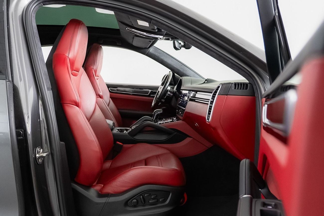 بورش كايان GTS Coupe
