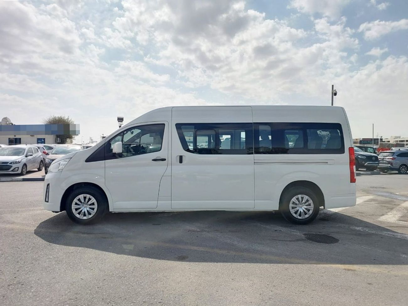 Toyota Hiace TOYOTA HIACE COMMUTER VAN RHD 2019 MODEL 2.8L DIESEL AUTOMATIC(PM01596)