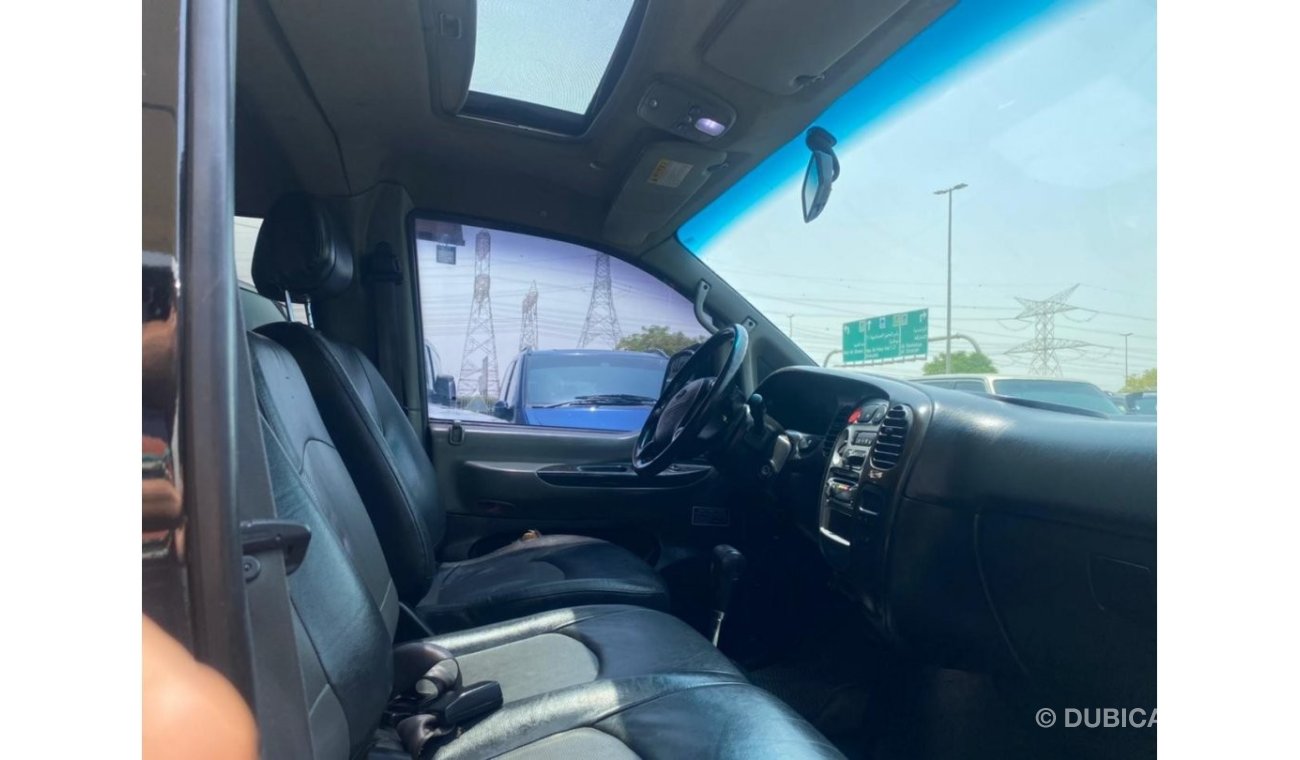 Hyundai H1 Starex HYUNDAI H1 STAREX MODEL 2006 FULL OPTIONS DIESEL 9 PASSENGER