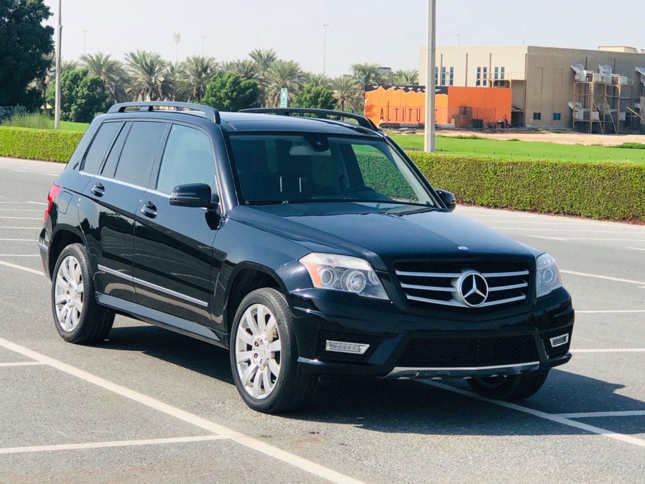 مرسيدس بنز GLK 350 موديل 2012 حاله ممتازه من الداخل والخارج