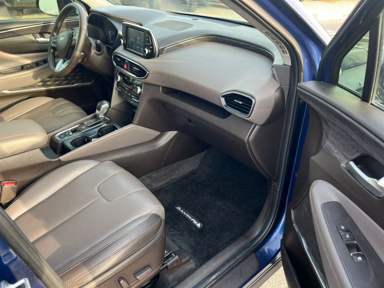 Hyundai Santa Fe 2020 Hyundai Santafe Full Option Panoramic View - 2.4L V4 - With Radar & Sensor -