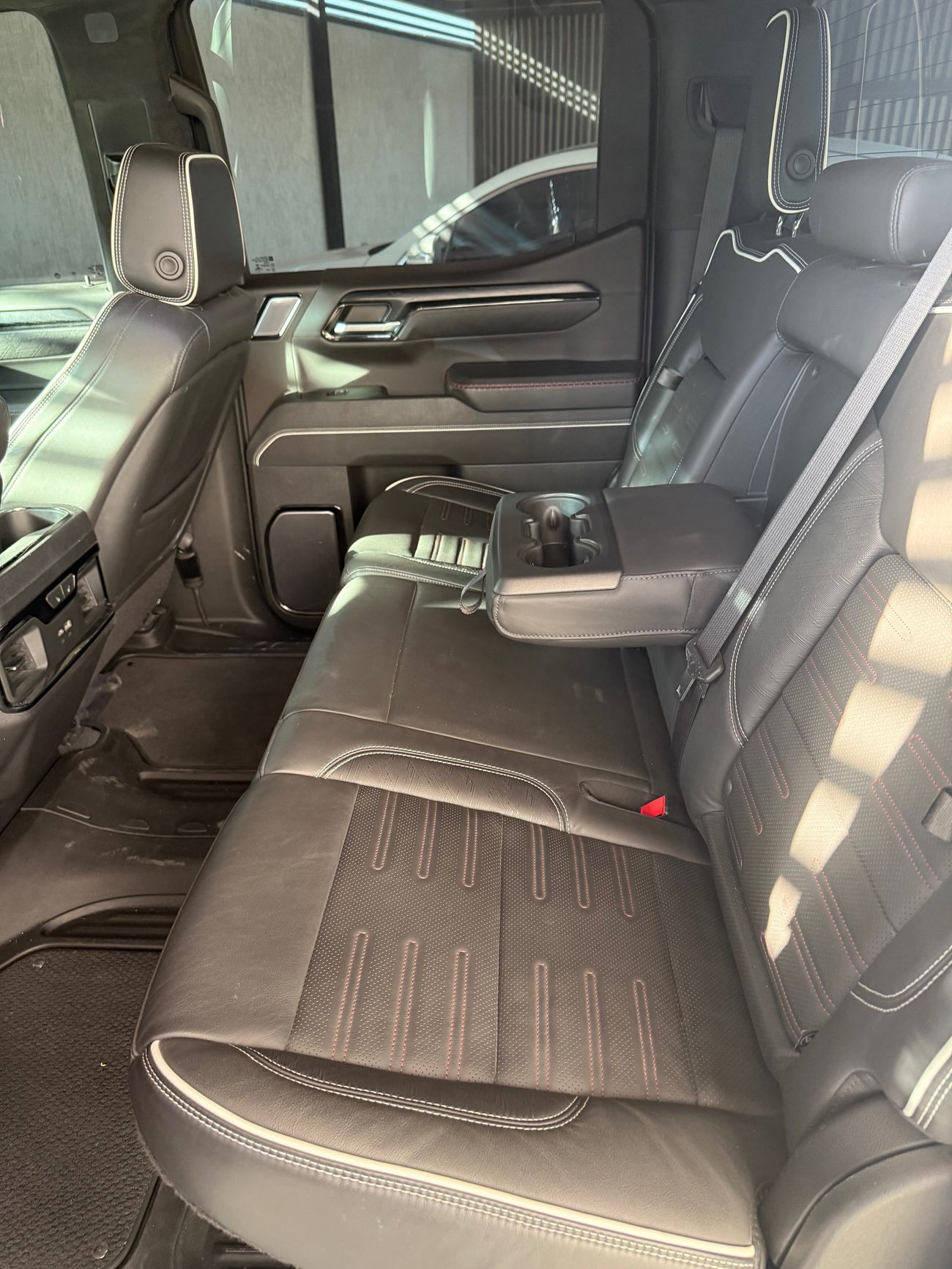 جي أم سي سييرا 5.3L V8 AT4X CREW CAB (AWD)