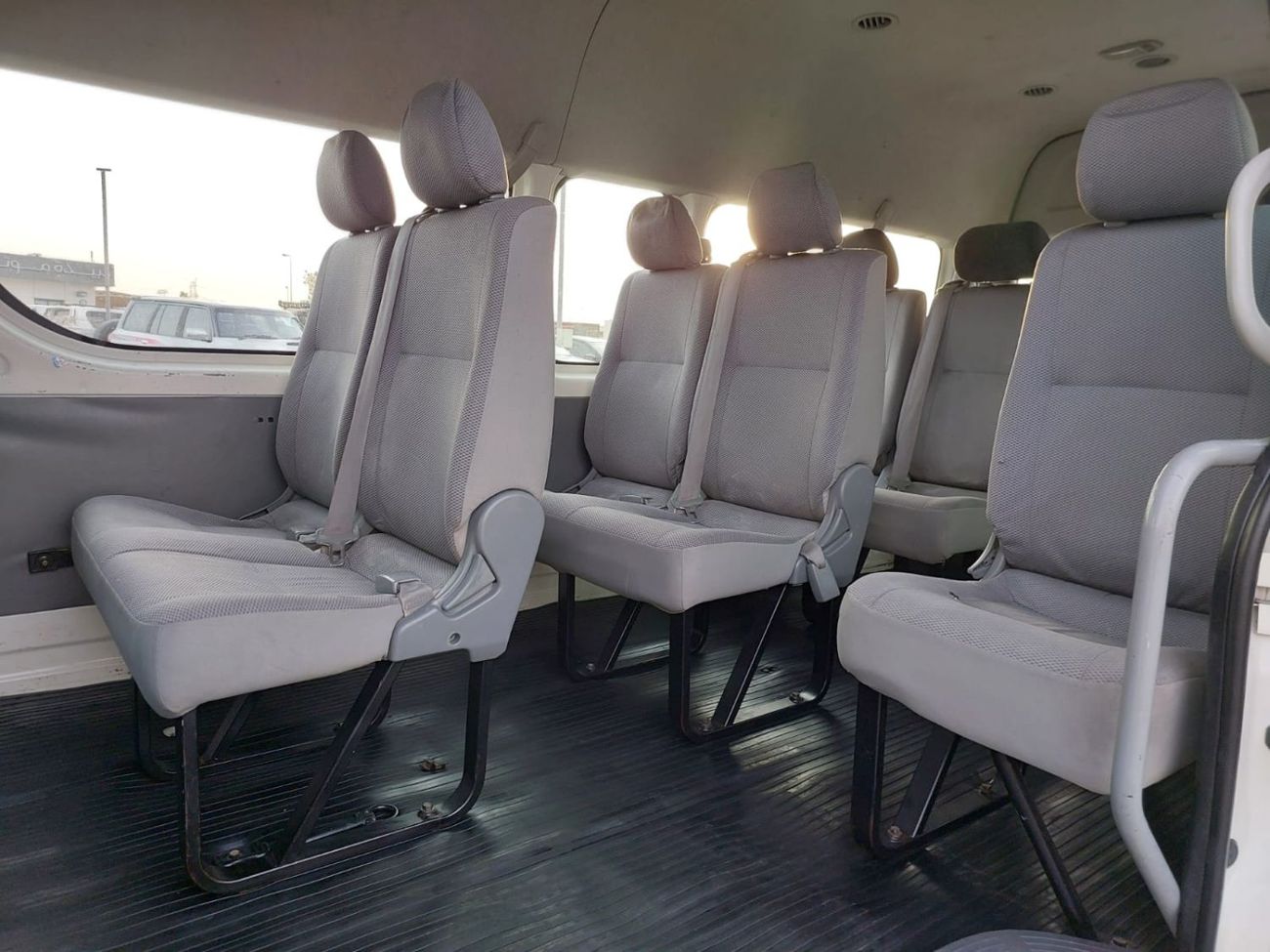 Toyota Hiace TOYOTA HIACE COMMUTER VAN RHD 2005 MODEL 2.5 L DIESEL MANUAL(PM07223)