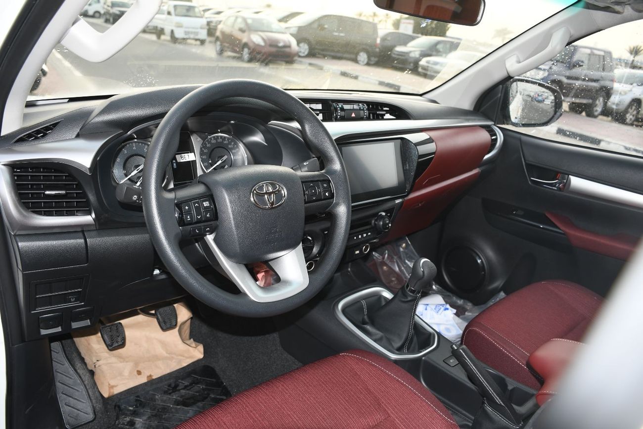 Toyota Hilux 2024 Toyota Hilux 2.7L MT 4x4 Full Option