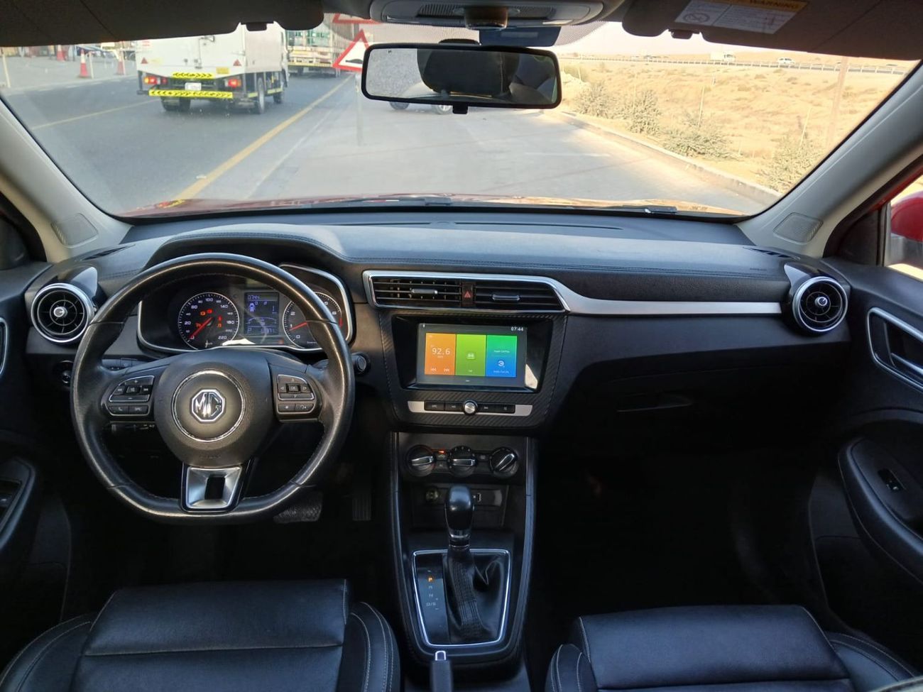 أم جي ZS orignal pain