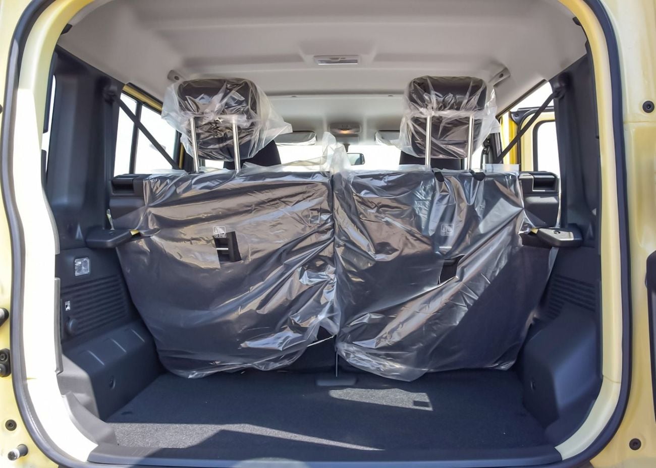 سوزوكي جيمني GLX · 1.5L · 4 Cyl · Automatic · Petrol · SUV/Crossover · Four Wheel Drive · 4 seats · 5 door Petrol 5-Door Automatic 4WD (GCC Specs) – 2026 | For Export Only