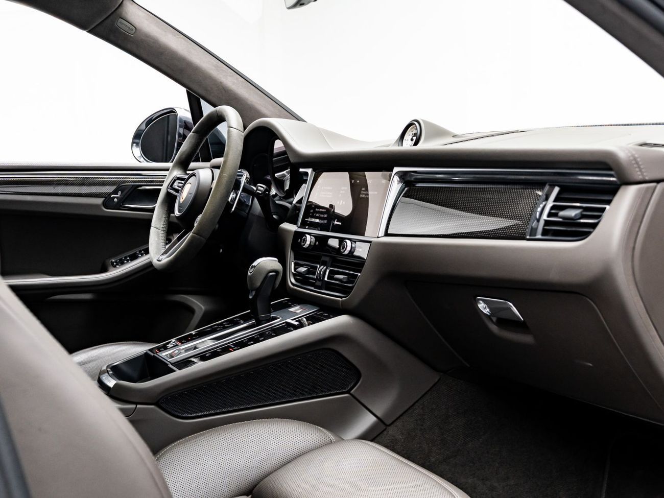 Porsche Macan 2024 Porsche Macan GTS, Porsche Warranty, Fully Loaded, Full Service History, Low KMs, GCC