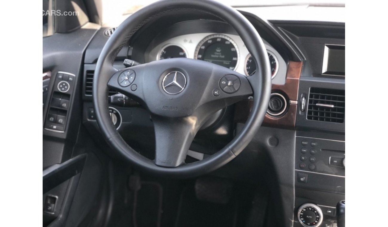 مرسيدس بنز GLK 350 موديل 2012 وارد فل مواصفات كراسي جلد ومثبت سرعه وتحكم كهربي كامل ونظام صوت ممتاز وكاميرا خلفيه