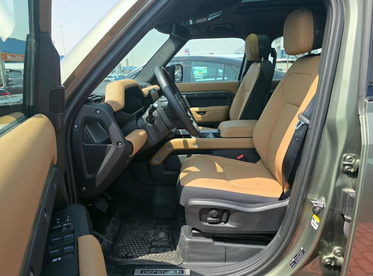 Land Rover Defender P400 90 X-Dynamic HSE 3.0L (5 Seater) X Dynamic HSE Under Warranty 2025 5 Seater