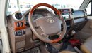 Toyota Land Cruiser Pick Up LX V6