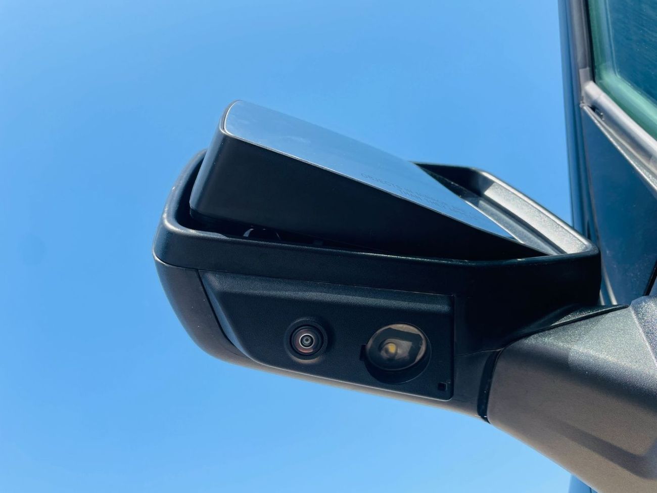 Chevrolet Silverado ZR2 Dual Cabin Pickup RHD 4WD 6.2L Eco tec3 V8 Petrol Engine Automatic 5 Seats 4 Doors