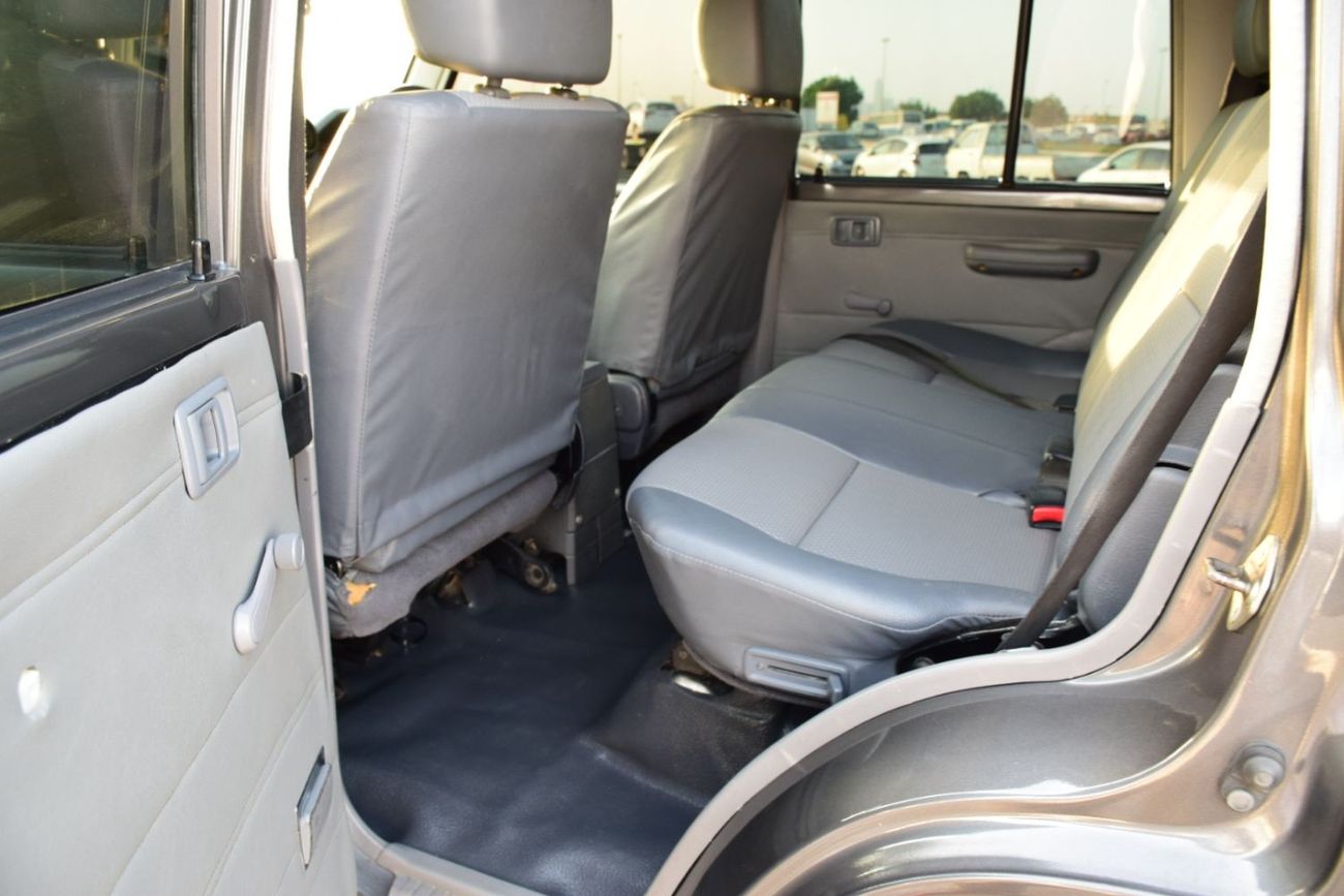 Toyota Land Cruiser 70 Toyota Land Cruiser 70 Hard Top