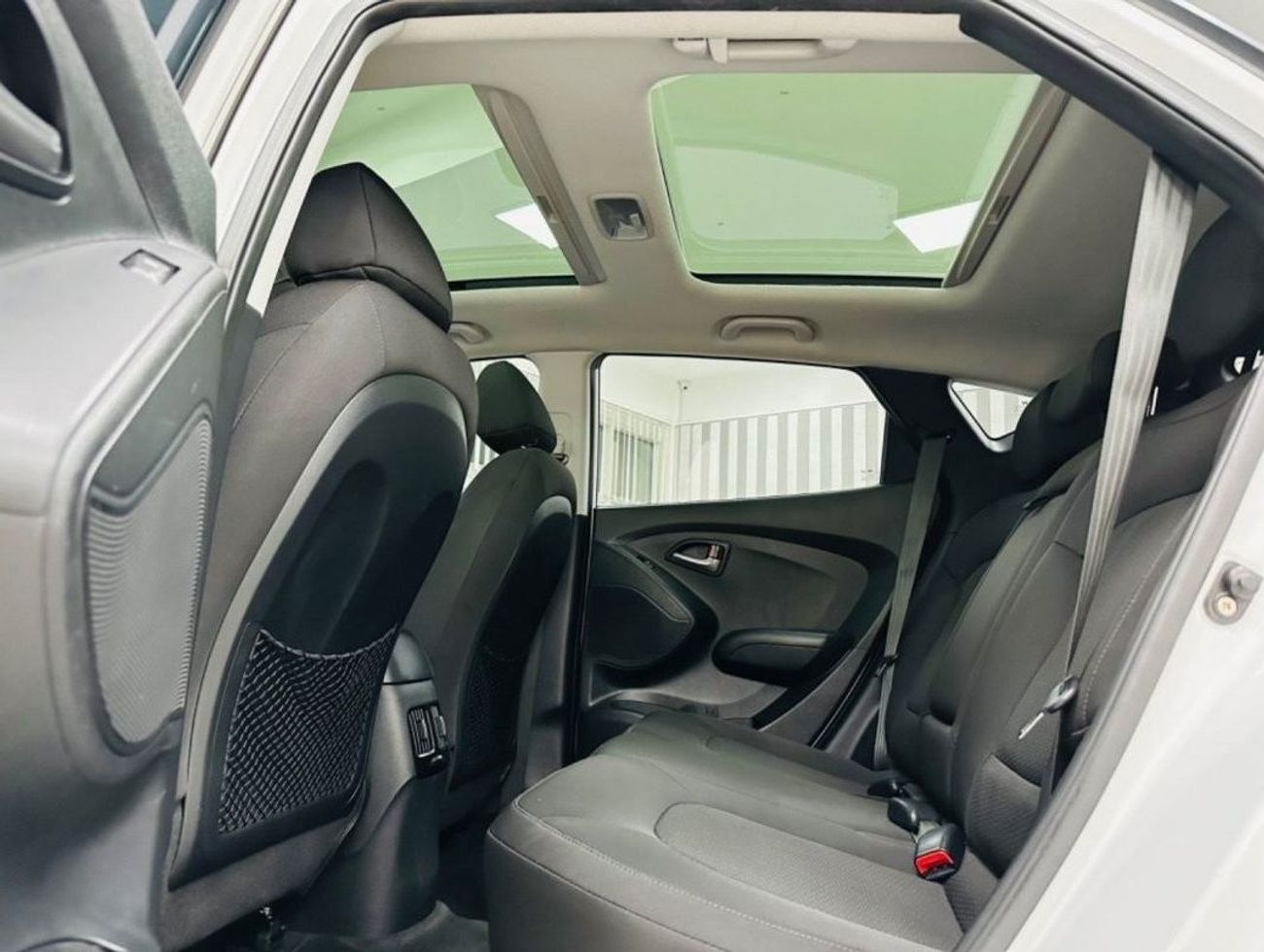 Hyundai Tucson GL GCC .. Perfect Condition .. 4WD .. Panoramic .. Low Mileage