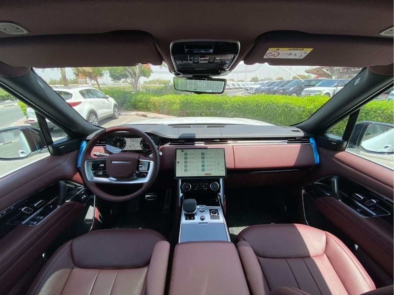 لاند روفر رينج روفر GCC SPEC UNDER WARRANTY AND SERVICE CONTRACT