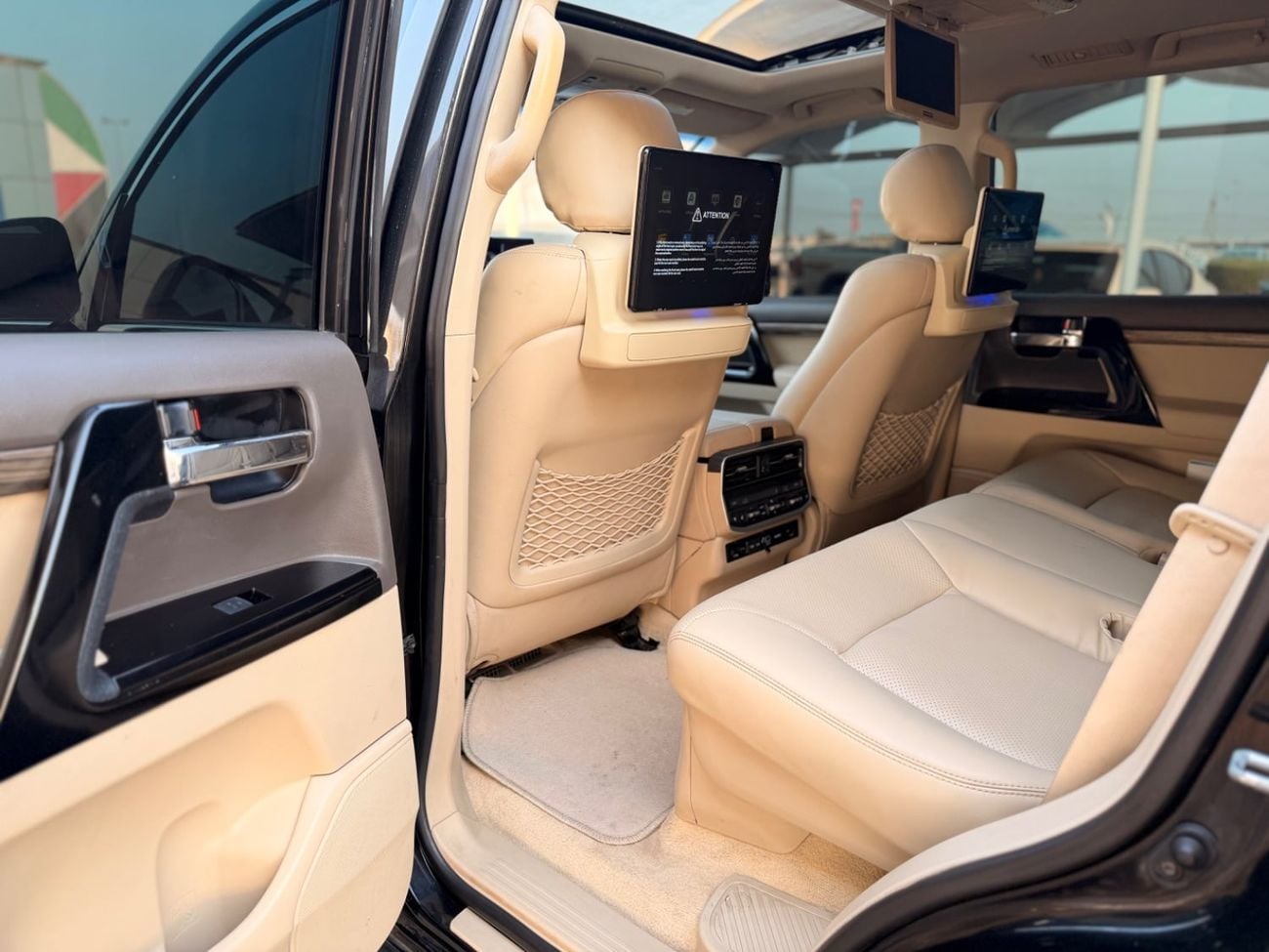 Toyota Land Cruiser VXR Toyota Landcruiser VXR 2018 Upgrade 2024 V6 Full option Petrol