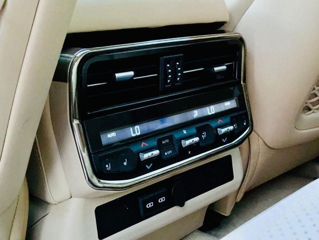 تويوتا لاند كروزر Toyota landcuriser GXR TwinTurbo 2014 facelifted 2024 Years full option