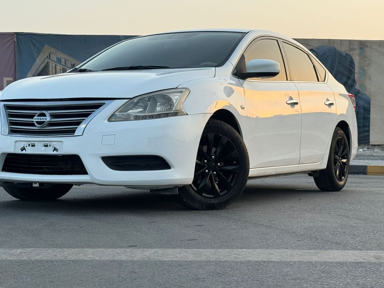 نيسان سنترا ممتازة من الداخل و الخارج