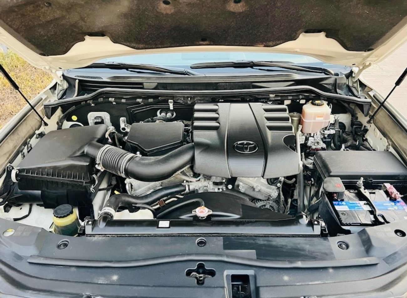 Toyota Land Cruiser Toyota landcuriser GXR V6 2018  Full Option