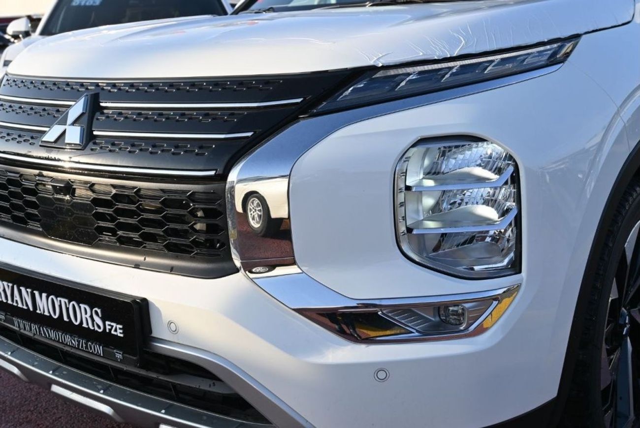 ميتسوبيشي آوتلاندر Mitsubishi Outlander 2.5L Petrol, 4WD, SUV, GCC Spec, Color White, Model 2024