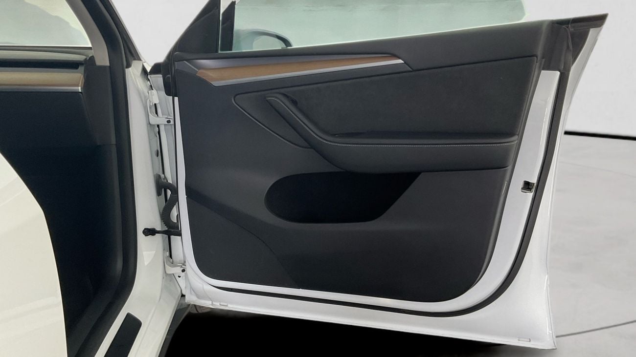 Tesla Model Y Long Range (Dual Motor) | upto AED 20,000 Ramadan Discount | Guaranteed Warranty | 0 Down Payment