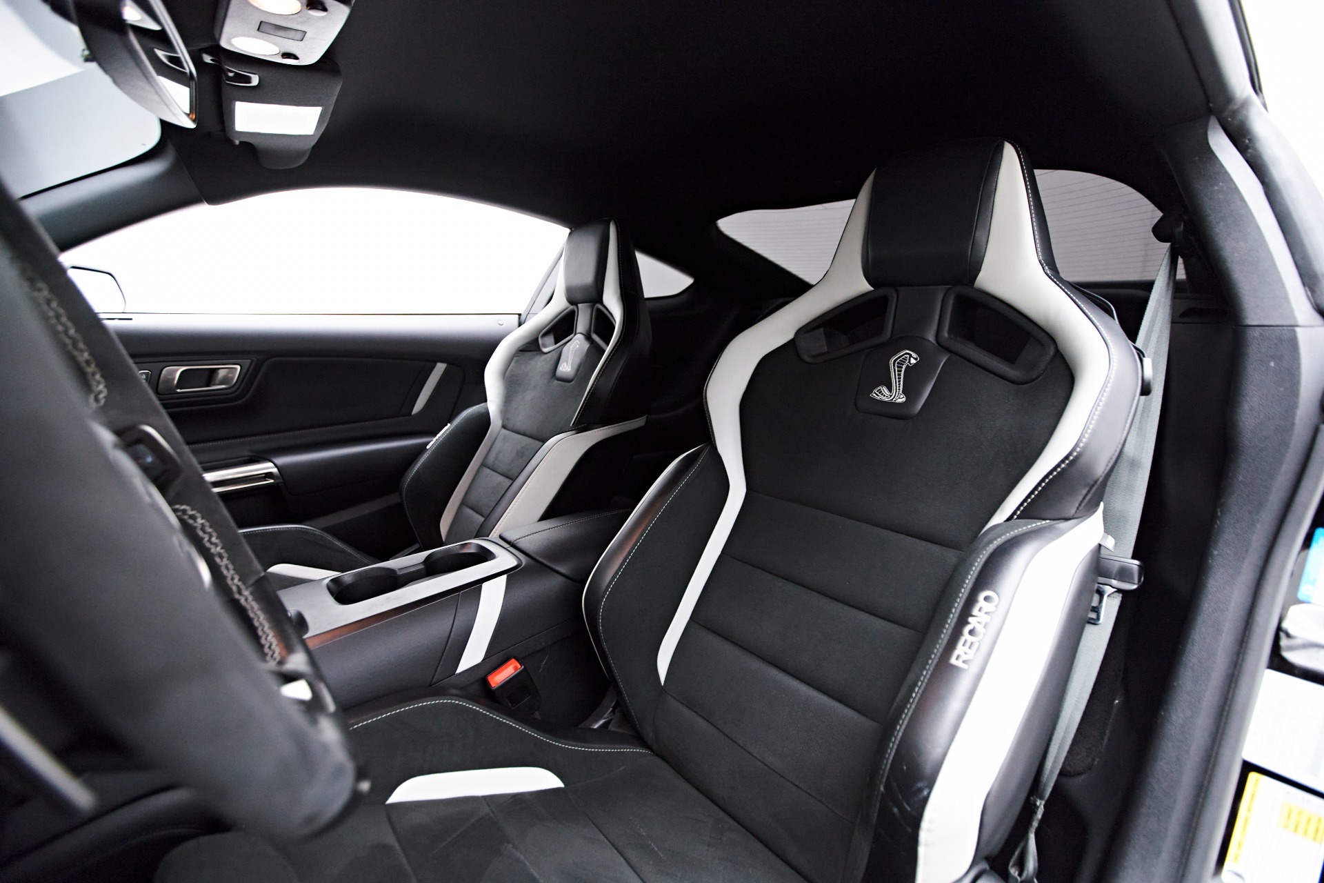 فورد موستانج interior - Seats