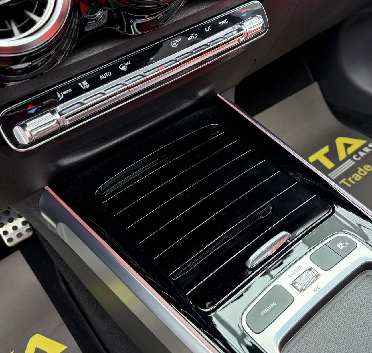 Mercedes-Benz GLB 35 AMG 4MATIC 2.0L (302 HP) 2024 Mercedes Benz GLB35 AMG 4MATIC, 2029 Mercedes Warranty + Service Pack, Ver