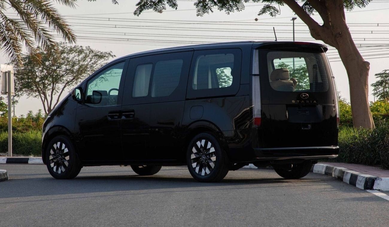 Hyundai Staria VIP 4-seater/GCC/2 Years Warranty/2022