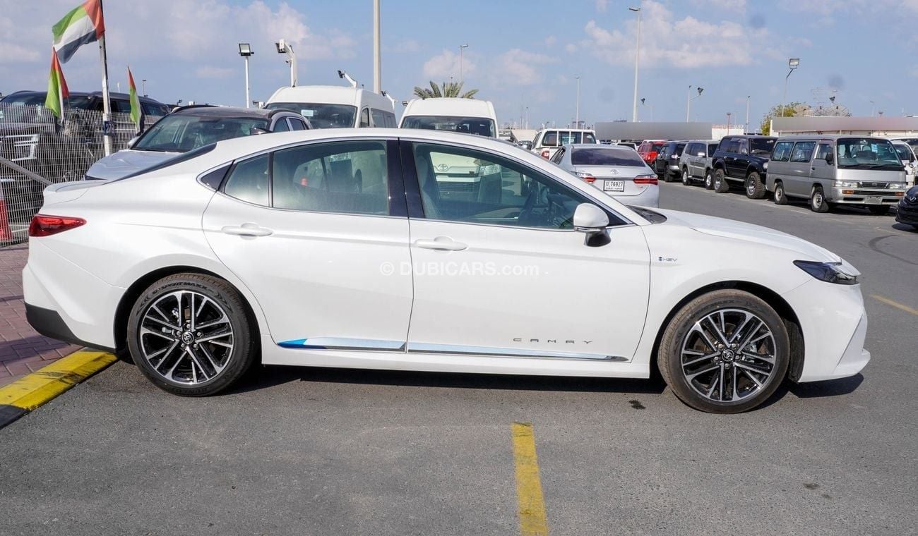 Toyota Camry LE HEV Hybrid 2.5 L