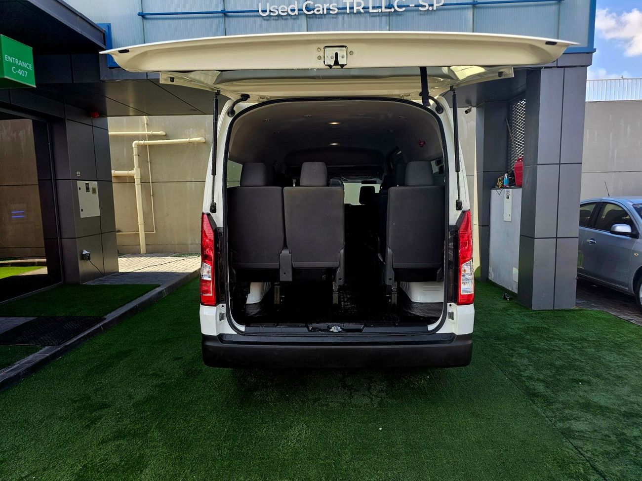 تويوتا هاياس AUTOMATIC PATROL/ 3.5 V6/ 13 SEATS / LOW MILEAGE/ PASSENGER