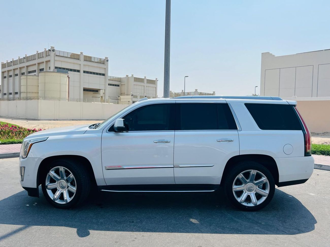 Cadillac Escalade ESV 6.2L in excellent condition