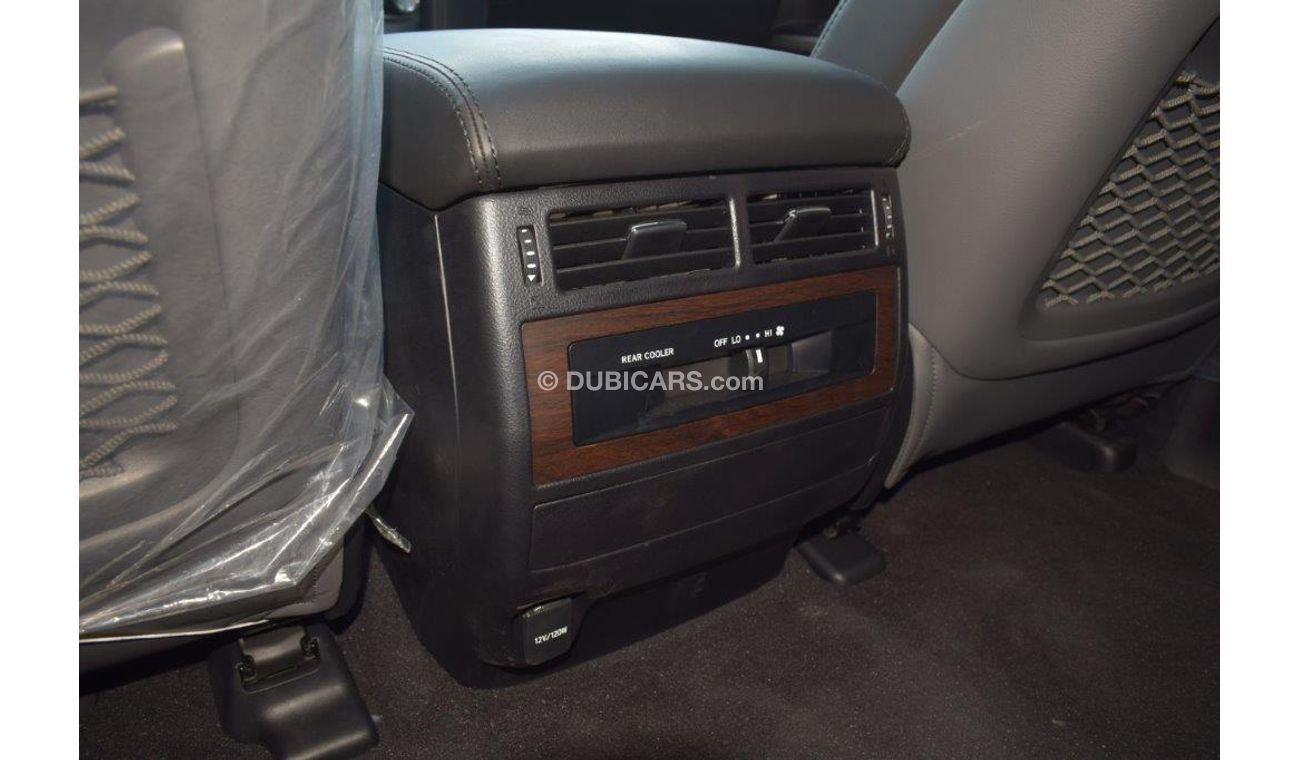 Toyota Land Cruiser 200 VXR  V8 5.7L PETROL 8 SEAT AUTOMATIC TRANSMISSION BLACK EDITION