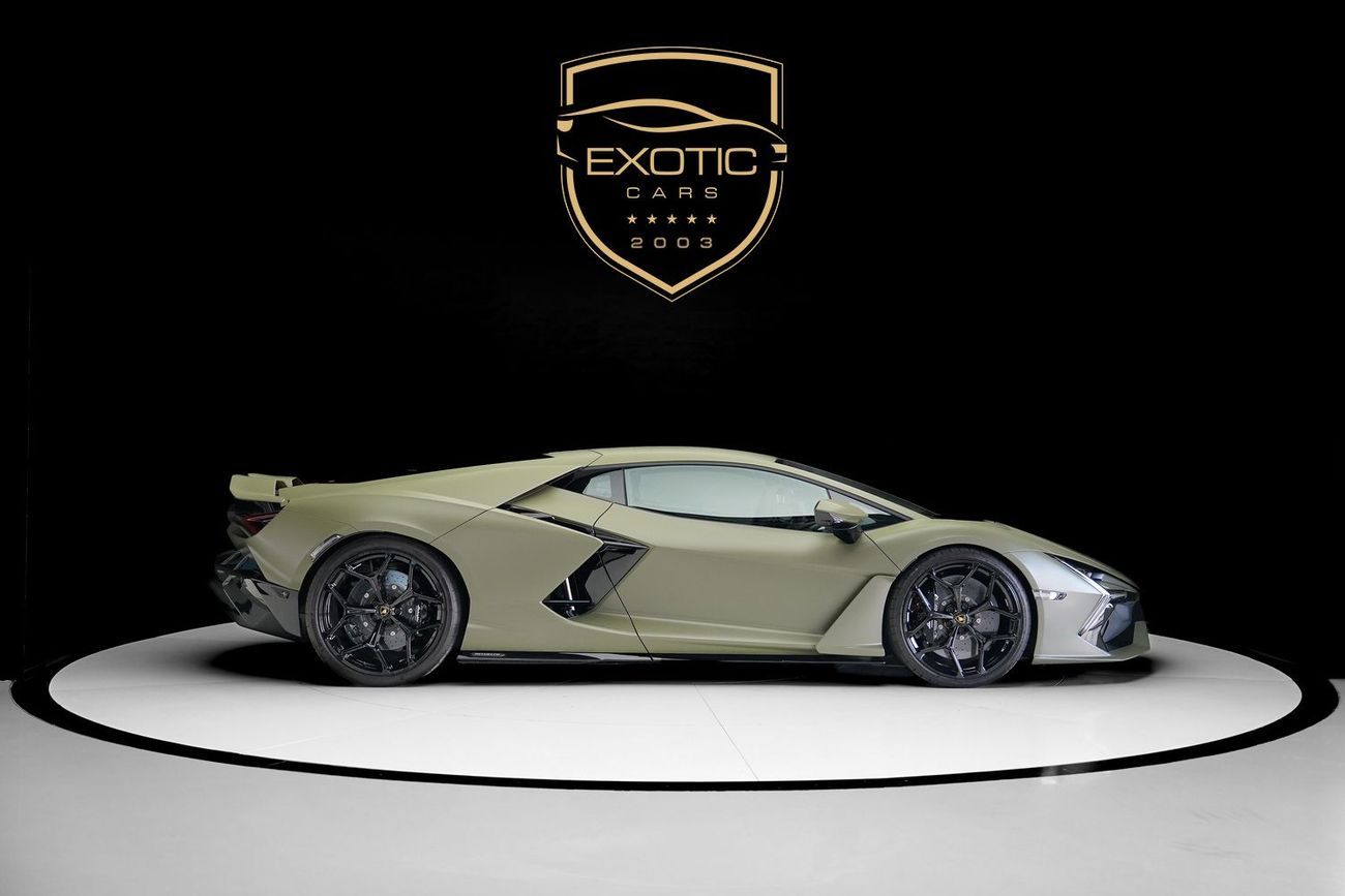 لامبورغيني ريفويلتو SPORTIVA 6.5L V12 Hybrid